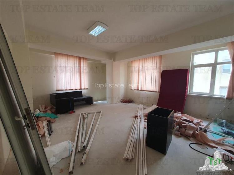 Spatiu Comercial Ultracentral 37 birouri in curs de apartamentare Constanta - 14