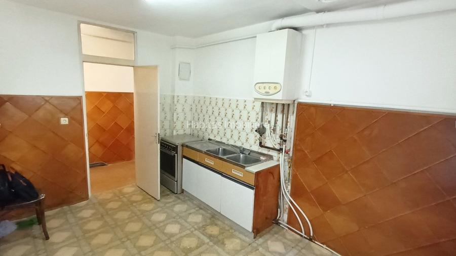 Apartament de 3 camere , 67.5 mp, Parter inalt/4,  str. Lunii- Zorilor - 6