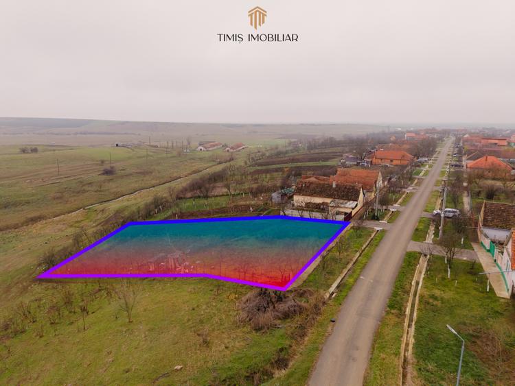 Teren Ianova 1200 mp, vatra satului | asfalt, utilitati | Comision 0%