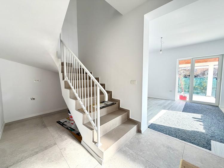 Duplex premium 3 camere, 77 mp utili, 180 mp teren - Sanandrei