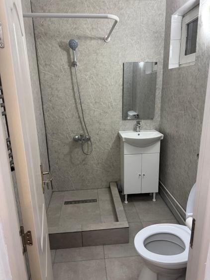 Închiriez apartament 2 camere, semidecomandat-Piata Progresul