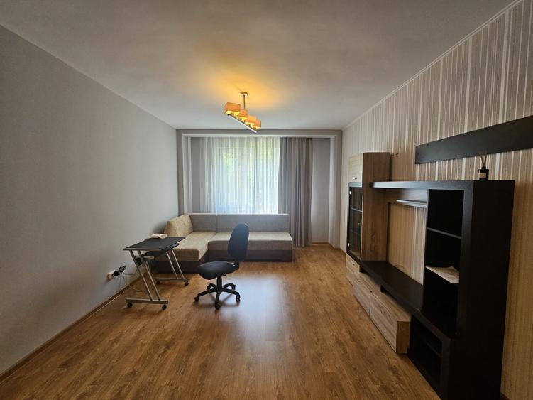 Apartament modern, 2 camere, cu balcon, parcare, Roata Faget!