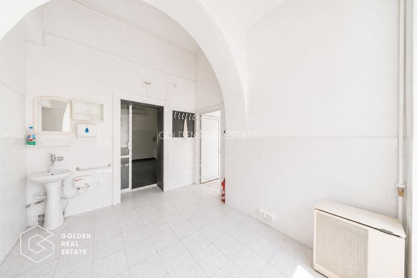 Cabinet medical, 200mp, parter+subsol-Policlinica Speciala, Boul Rosu - 7