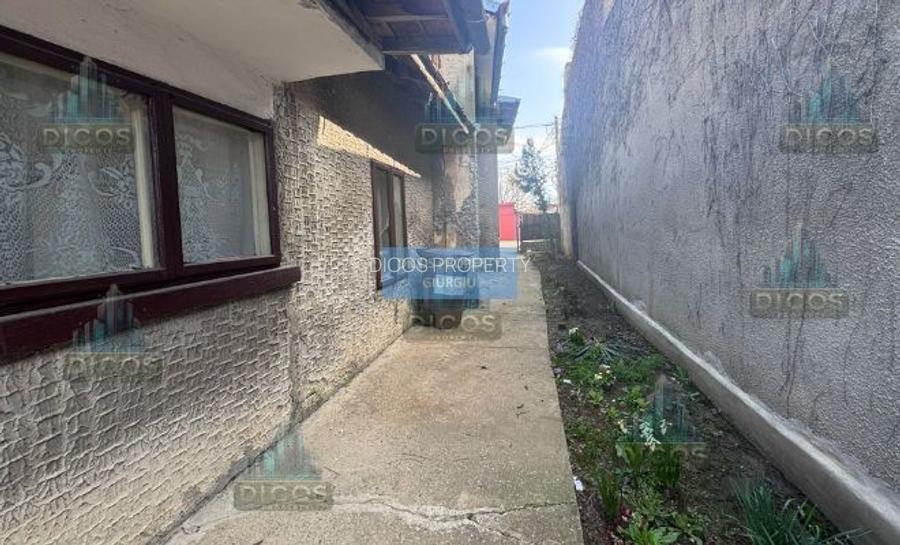 Casă de vânzare cu 3 camere - 7