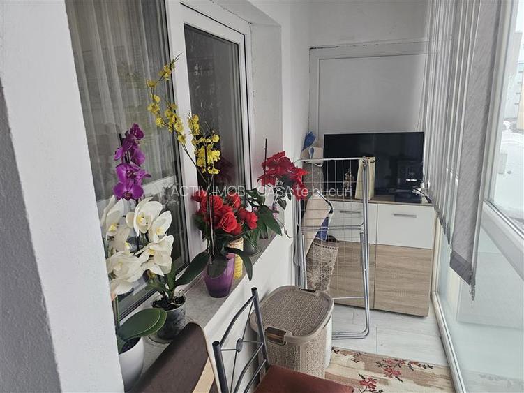 Resita, 3 Cam. Cf. 1, Et. 1, Bulevard, Micro 4 - 22