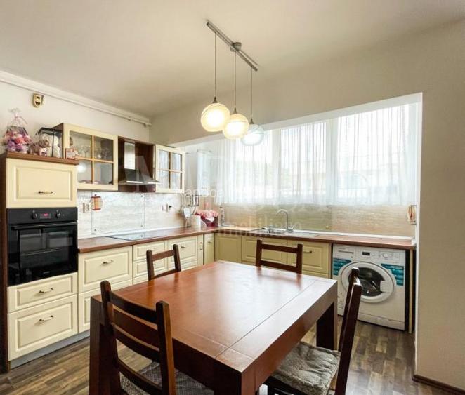 Apartament 3 camere de vanzare in Floresti - 2