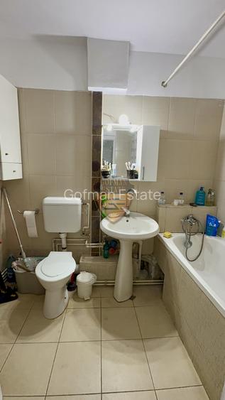 3 Camere Decomandat + uscător + boxă Capitol 3 balcoane centrala gaz 2 bai  A/C - 25