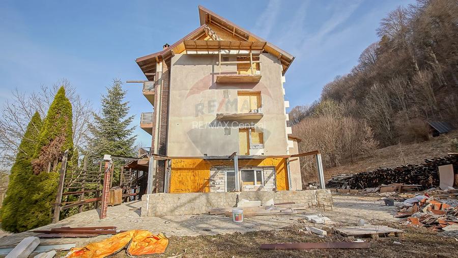 Pensiune Turistica în renovare, priveliște superbă, 0% Comision - 5