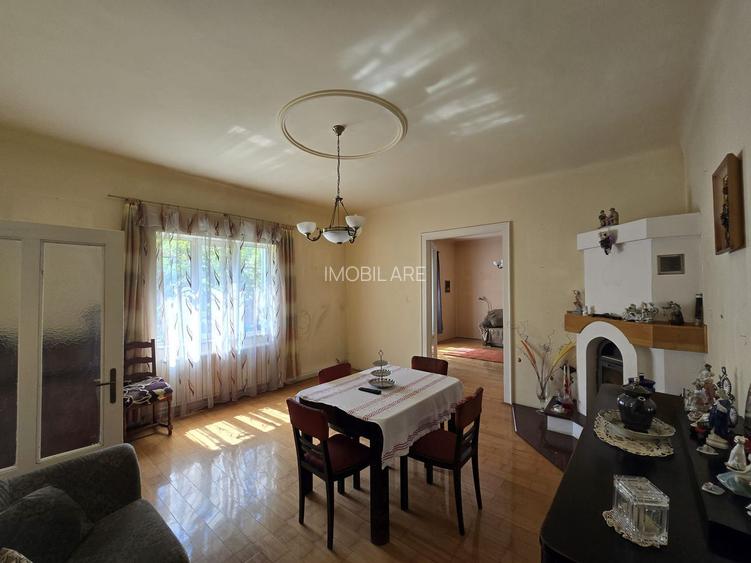 Casă cu grădină in zonă centrală - 9