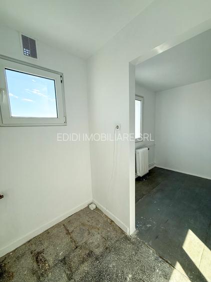 Vanzare Garsoniera Metrou Parc Drumul Taberei, Piata Moghioros - 5