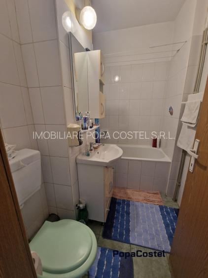 Camera de Comert - bd. Mircea Voda 3 camere parter/8, decomandat, 76 mp utili - 4