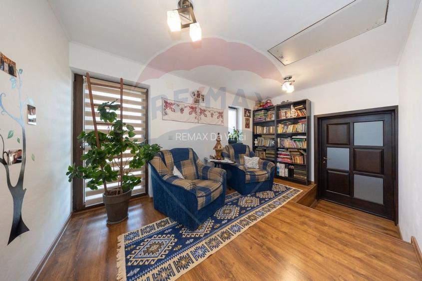 Casă de vânzare P+M - 23