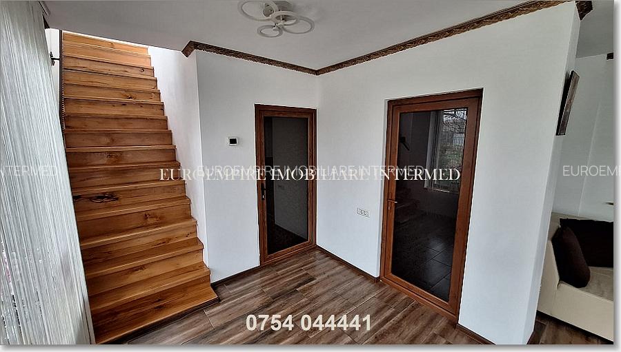 Vila+casa de vanzare zona Km 5 - 11