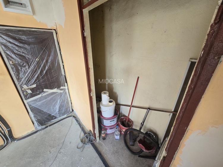 Langa Sud Plaza. Decomandat. Centrala proprie. 2 Balcoane, Debara. - 16