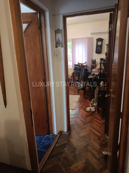 propun spre vinzare apartament in vila conpusa din P+1E=M - 2