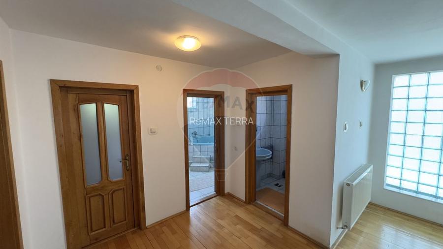 DE VANZARE CASA CU TEREN IN ZONA PREMIUM - 8