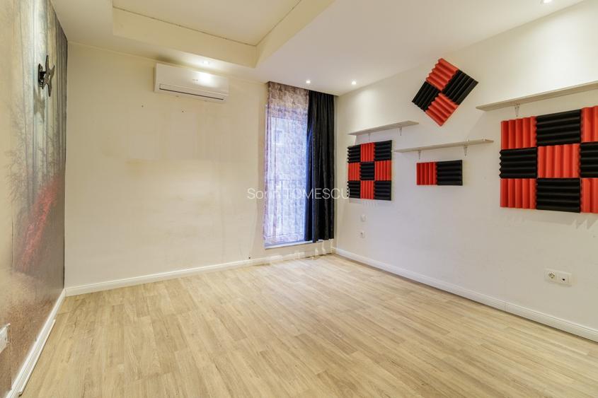 Direct proprietar:  apart 3 camere cu loc parcare Cosmopolis-liber si negociabil - 3