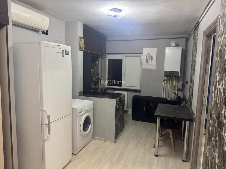 Garsonieră zona Cora - Bratianu mobilata utilata 28 mp etaj 1/4 centrala gaz - 3