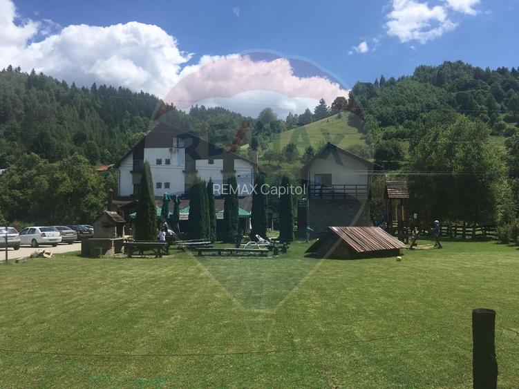 Hotel / Pensiune cu 18 camere de vânzare in Moieciu, Brasov - 5