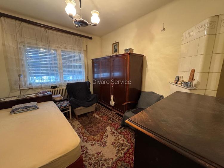 Vanzare apartament patru camere plus garsoniera in vila cartierul Armenesc curte - 7