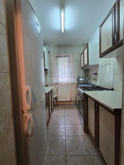 Etaj 2 - Dacia Bicaz, apartament 3 camere, mobilat, liber - 10