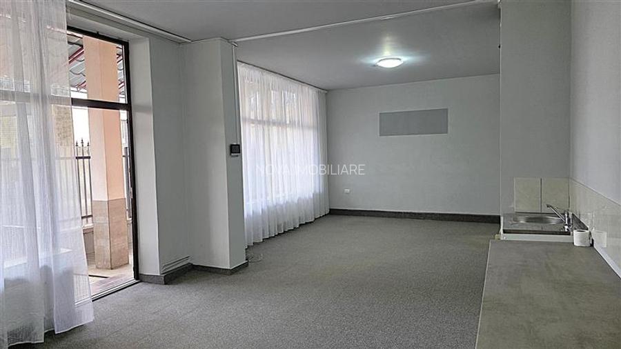 Zona Vlahuta - spatiu comercial - 5