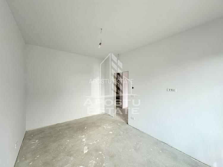 Jumatate de duplex de vanzare cu 5 camere despartit prin garaj - 20