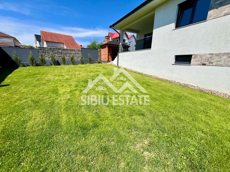 Casă Individuală cu garaj dublu de Vânzare în Șelimbăr, zona Lidl - 8