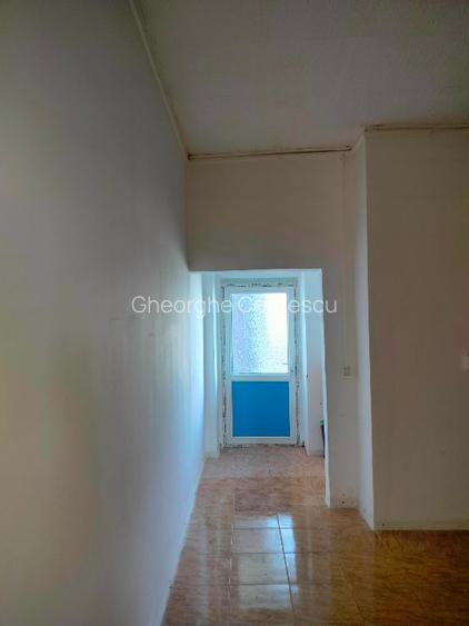 Proprietar vand garsoniera in Arad cu baie si bucatarie separate, SU 32 mp - neg - 7