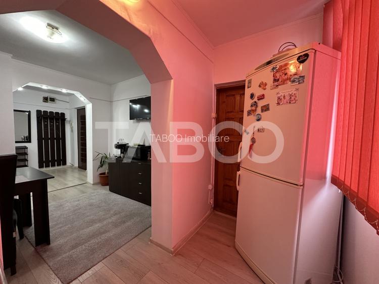 Apartament decomandat 3 camere 2 bai 68 mpu etaj 3 Calimanesti Valcea - 11
