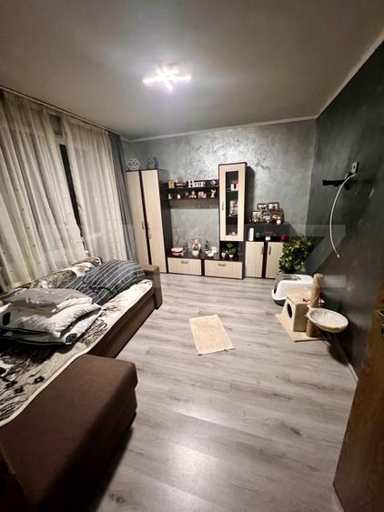 Apartament de 2 camere, 46 mp, balcon, zona Piata Abator