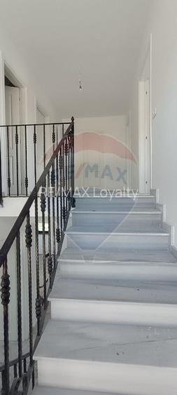 Casă / Vilă cu 5 camere de vânzare - 11