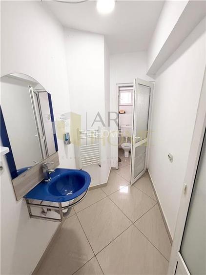 Spatiu comercial , etaj 2 , ultracentral , Ploiesti - 8