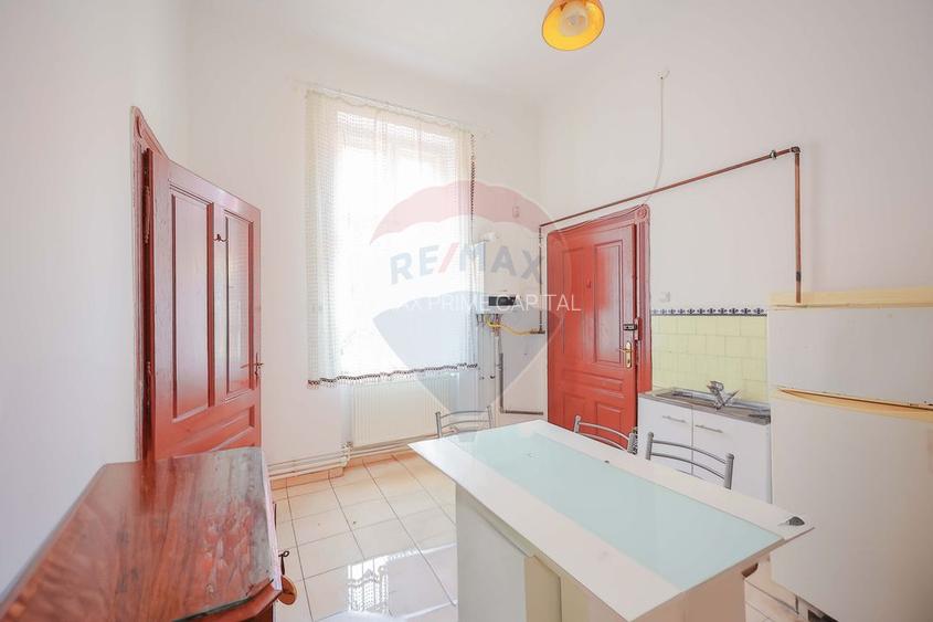 Casă de Vânzare cu 4 camere, Ultracentral - Cuza Vodă - 8