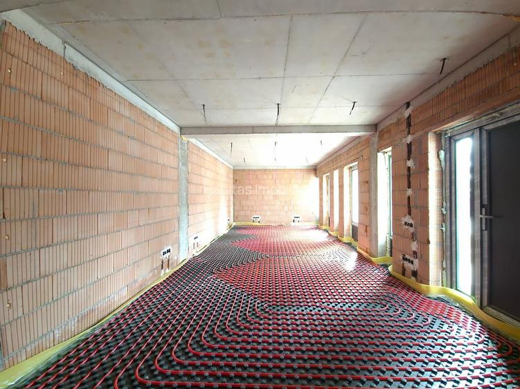 Cladire ideala pentru birouri, clinica, gradinita, 338mp,  6 parcari - 9