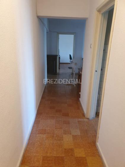 Apartament spatios -4 camere-decomandat-Bulevardul Unirii –Palatul Parlamentului - 3