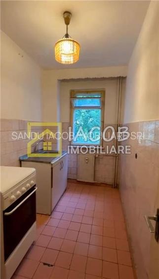 Apartament cu 3 camere, etajul 1, str. Milcov, Bacau - 5