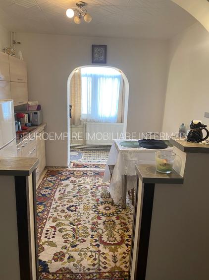 Apartament 2 camere decomandat , zona CET - 9