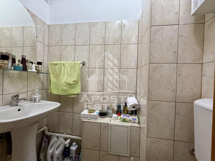 Apartament 3 camere, 2 bai, decomandat, etaj intermediar, lift, Fabric - 12