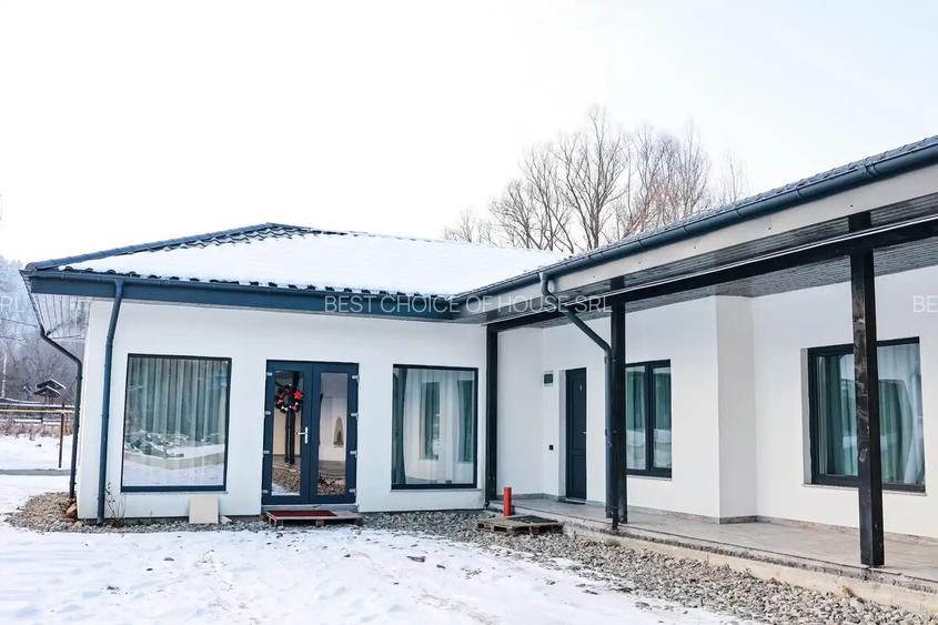 CABANA 2025 , VORONET ,6 CAMERE ,echipate  , 2000 lei / zi , MINIM  DOUA ZILE - 4