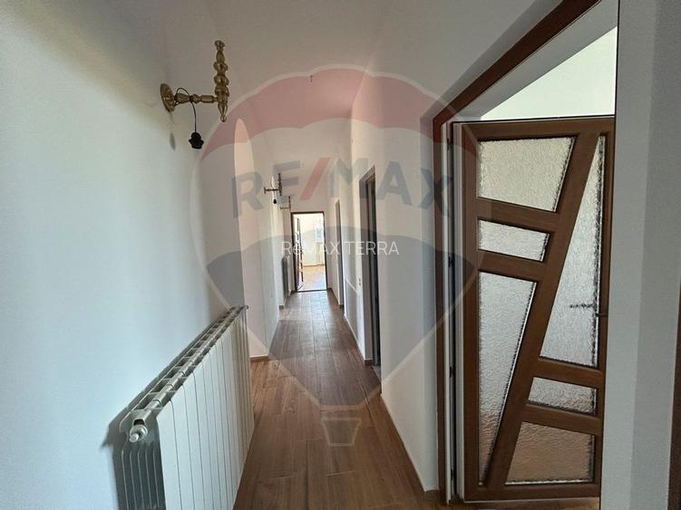 Casă cu 5 camere de vânzare - 19