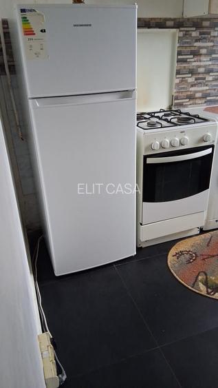 Apartament cu 2 camere, zona Podu Ros - 8
