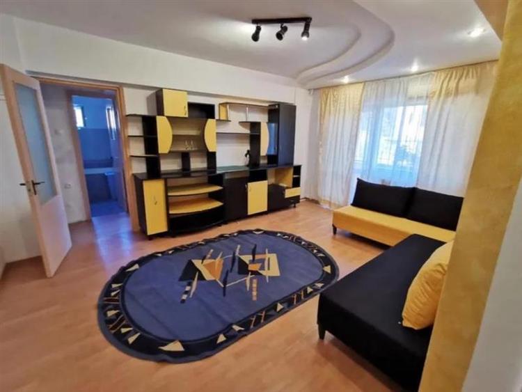 Apartament 3 camere semidecomandat, 71 mp - Stefan cel Mare
