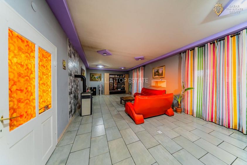 Casa de vanzare 7 camere Santana - 4