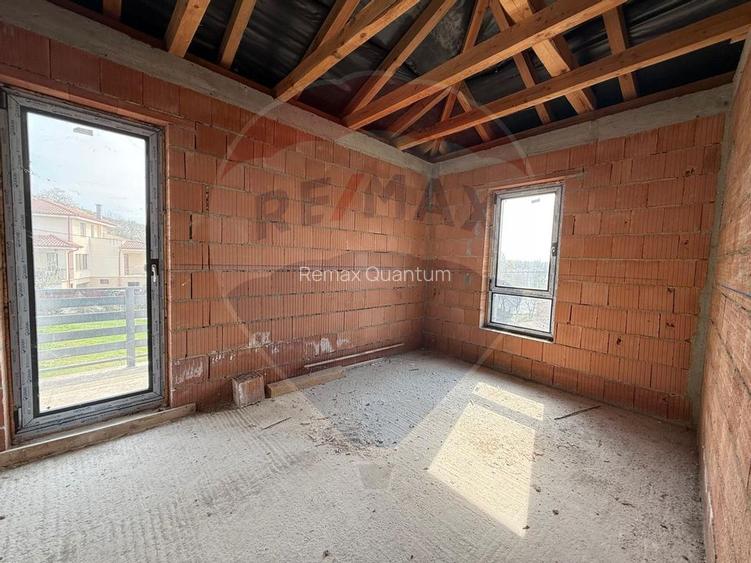 Casă de vânzare semifinisată, 4 Camere 145 mp utili,Făcliei - 8