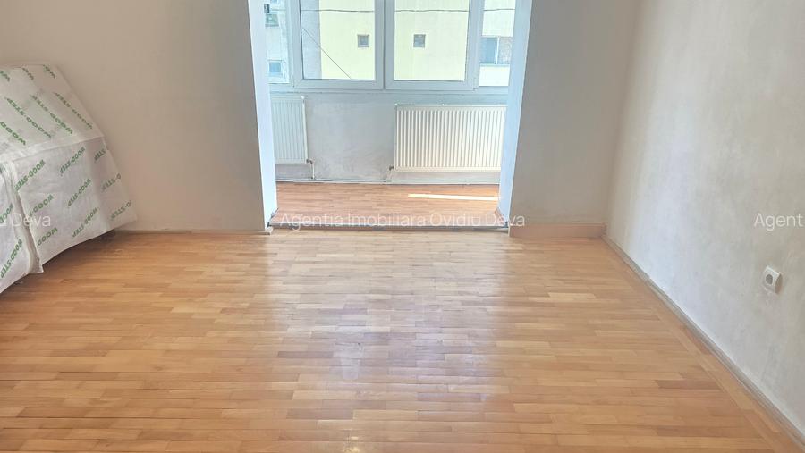 Vand apartament de 3 camere in Deva, Imp.Traian, etaj 2 - 2