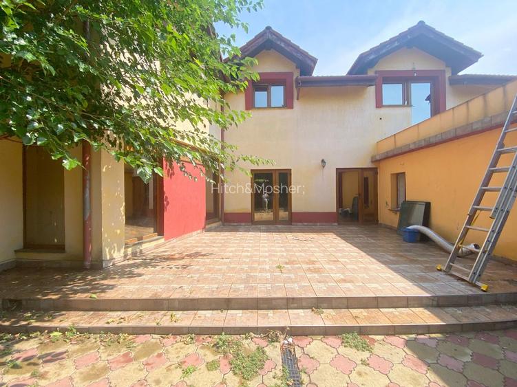 Casa de vanzare cu suprafete generoase-Dumbravita - 3