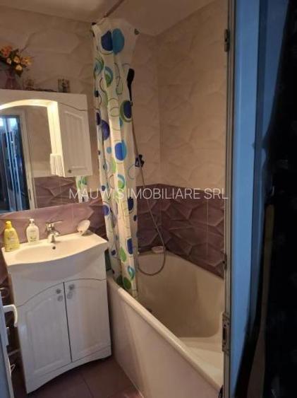 Vand apartament cu 2 camere in zona Straja Sector 4 - 7