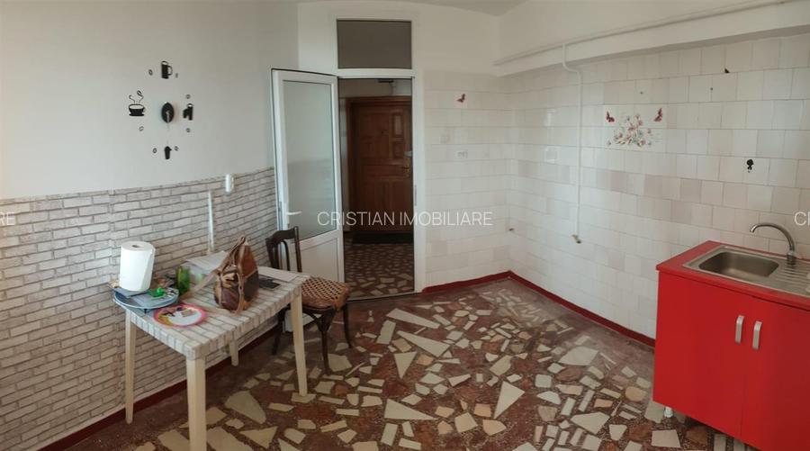 Calarasilor-ANAF - vedere la Dunare 3 camere 100mp - 11