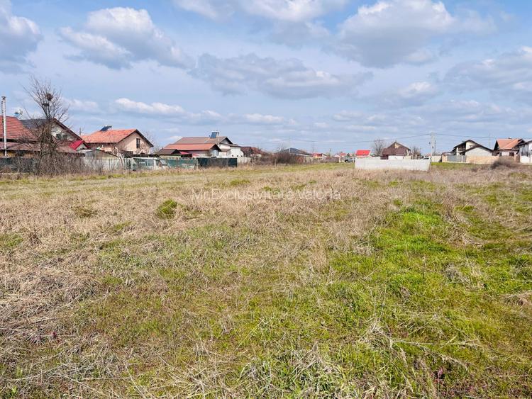 Teren intravilan, 2 parcele, 815 mp, utilitati, Preajba - zona Smart Pub - 2